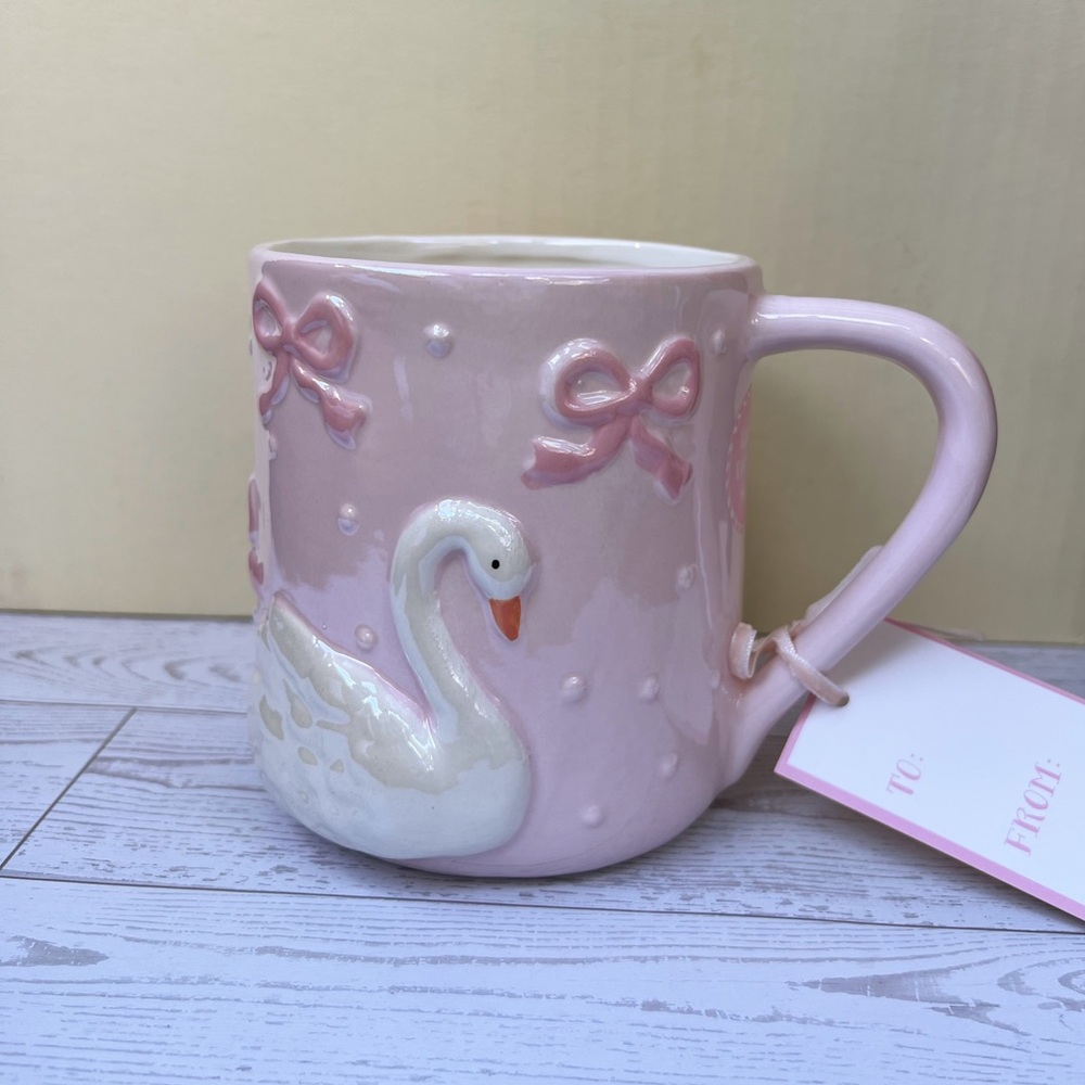 Peppermint & Pine Pink Bow Swan Mug - Picture 2 of 2